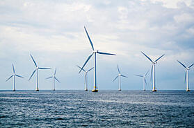 BLOG_offshore wind turbines_ThinkstockPhotos-505771725